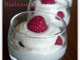 Verrines de mousse au chocolat blanc et framboises