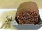 Cake très chocolat [cacao, pépites de chocolat, crème au chocolat et ... beurre de cacahuètes]