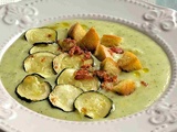 Crème de courgettes aux croûtons. Recette facile