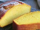 Gâteau à la citrouille haut et moelleux dans un mélangeur