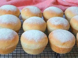 Petits pains faits maison pour les apéritifs et les snacks