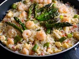 Riz frit avec asperges et crevettes