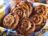 Rouleaux a la cannelle avec des canneberges et des noix