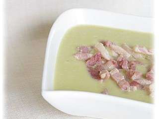 Soupe aux pois cassés et aux lardons