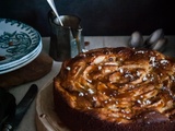 Gâteau de semoule aux pommes et caramel