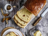 Pain brioché aux dattes et au gingembre