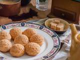 Petits choux craquelins au café