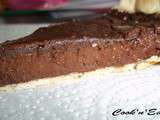 Tarte au chocolat sur lit de fraises