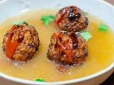 Bouillon d'os aux boulettes de riz frit