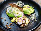 Smørrebrød au hareng, curry et avocat