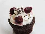 Cupcakes facon foret noire (chocolat et griottes)