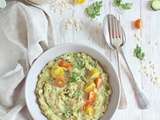 Porridge salé d'orge, courgettes et tomates cerises