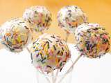 Cake pop arc-en-ciel