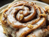 Banana Bread Cinnamon Rolls Recipe with Warm Spices and Soft Texture