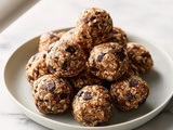 How to Make Fruit and Nut Energy Bites