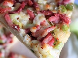 Pizza blanche aux oignons frais et lardons