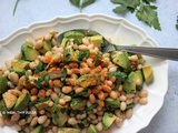 Salade de haricots blancs et avocat à l'ail