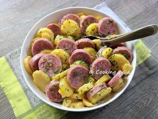 Salade de pommes de terre et saucisson de lyon