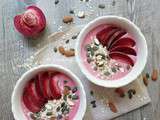 Smoothie bowl fraise-pêche de vigne