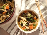 Soupe chinoise au poulet et champignons noirs