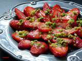 Carpaccio de fraises a la pate de pistaches maison