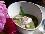 Veloute de petits pois a la menthe & sa chantilly aux radis roses