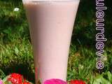 Lassi à la fraise et à l’eau de rose