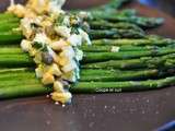 Asperges sauce aux câpres et aux oeufs