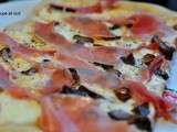 Pizza à la scarmorza fumée et au jambon Serrano