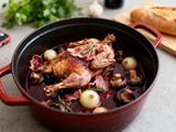 Du Coq au Vin : Comment réaliser un plat mijoté délicieux