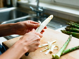Éplucher une asperge : Conseils pratiques et astuces