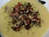 Velouté de poireaux au gingembre & champignons et bacon grillés