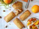 Financiers orange, carottes et baies roses