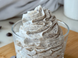 Chantilly Stracciatella : La Recette Parfaite pour Ajouter une Touche de Croquant à vos Desserts