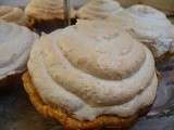 Tartelettes aux pêches macaronnées