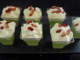 Verrines de panna cotta petits pois et chantilly lardons