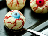 Petits yeux Noix de Coco & Noisette à gober {Rafaello Maison déguisés pour Halloween!!}