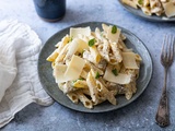 Salade de pâtes au Poulet rôti, Parmesan et Basilic