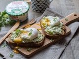 Tartines Avocat, Fromage ail et fines herbes & Œuf mollet