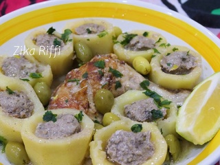 Batata mahchia- tajine de pommes de terre farcies en sauce blanche au poulet et olives