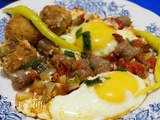 Chakchouka aux œufs- boulettes panées à la semoule et merguez