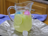 Limonade aux citrons verts du jardin et fleur d'oranger