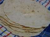 Pain plat , tortillas ou galettes pour sandwichs