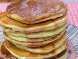 Pancakes moelleux au sirop de fraises