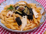 Pennes sauce tomates fraîches à l'ail- aubergines frites et emmental