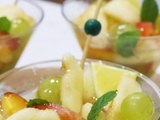 Salade de fruits aux poires- prunes et raisins blancs en verrines- jus de citron et miel de jujubes