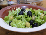 Salade de laitue vinaigrette à l'ail tout simplement