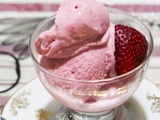 Sorbet aux fraises et crème fraîche