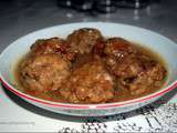 Boulettes de viande hachée à la sauce blanche épaisse