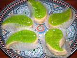 Gateaux en forme de feuille aux amandes